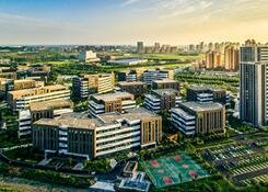 全國(guó)人大代表、沈陽(yáng)市委書記王新偉：沈陽(yáng)將積極融入國(guó)家戰(zhàn)略性新興產(chǎn)業(yè)集群建設(shè)